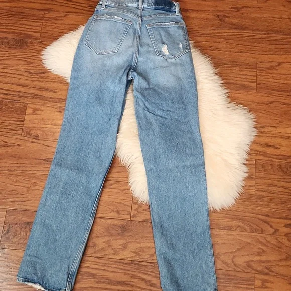 Abercrombie & Fitch 90's Straight Leg Medium Wash Jeans - Picture 2 of 6